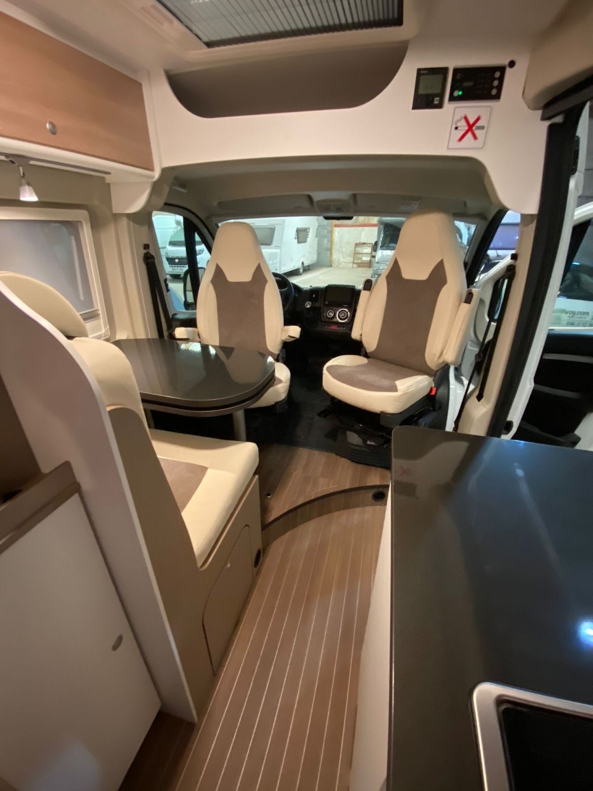 Alquiler-camper-en-santa-coloma.jpg